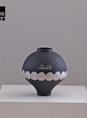 一匚大丹陶瓷银彩艺术花器摆件