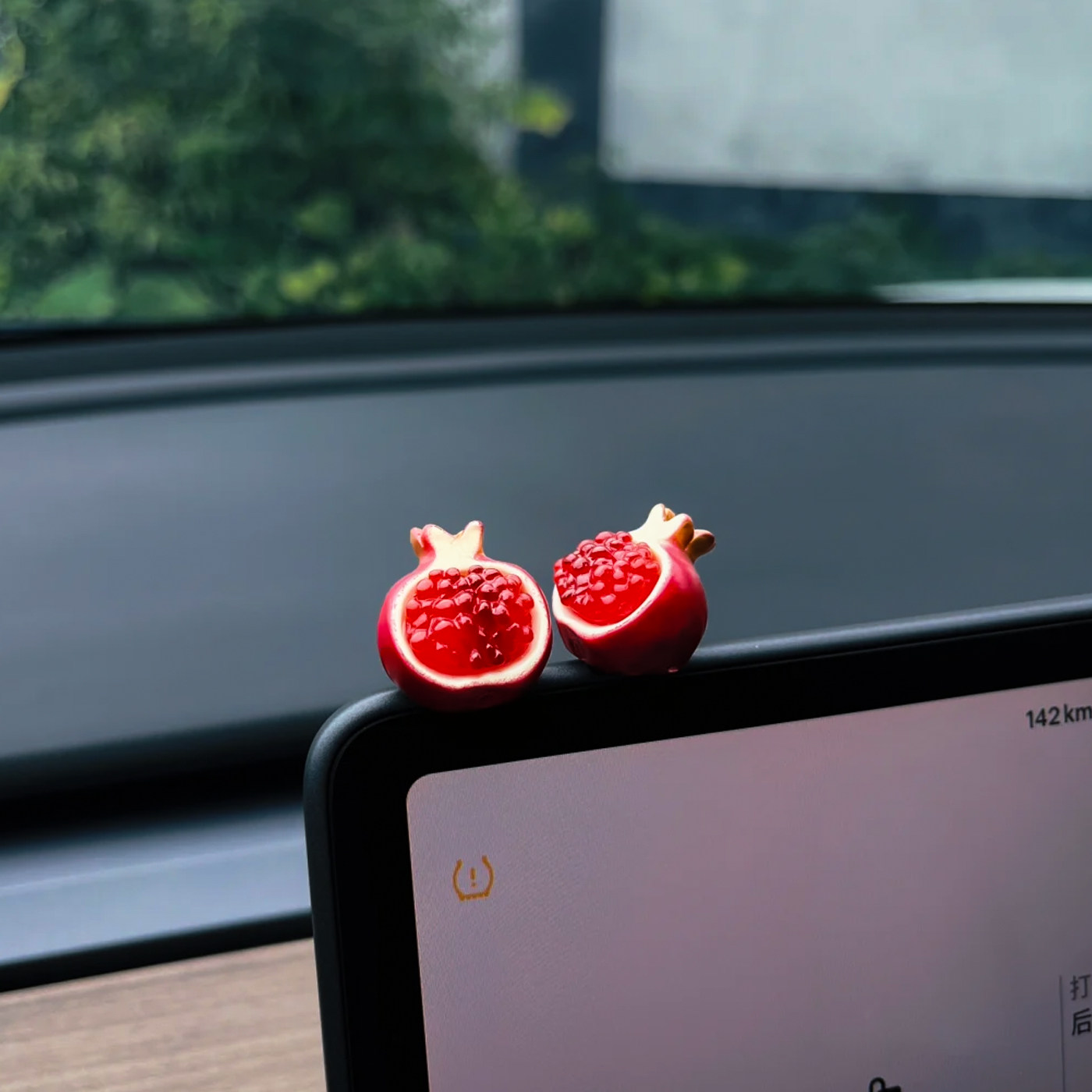 时来运转小石榴汽车摆件治愈系石榴摆饰车用中控台显示屏幕装饰品,淘宝优惠券,粉丝福利购,淘宝优惠卷