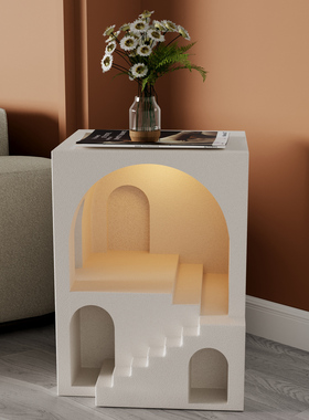 创意床头柜家用卧室2025爆款轻奢设计高级感小众沙发边几落地摆件