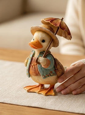 可爱卡通鸭子带伞桌面摆件