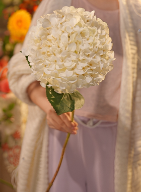 绣球 新款 蓝色白色 多层花瓣 客厅花 绢布材质 仿真花