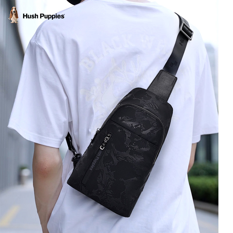暇步士男士胸包印花帆布户外单肩包 暇步士箱包男士包袋