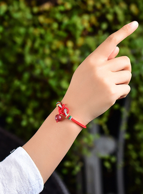简约森系同心结红绳手链女款饰品