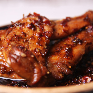 肖三婆麻辣兔腿冷吃兔