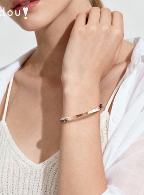 阿吉豆手饰女款玫瑰金闪耀手镯子