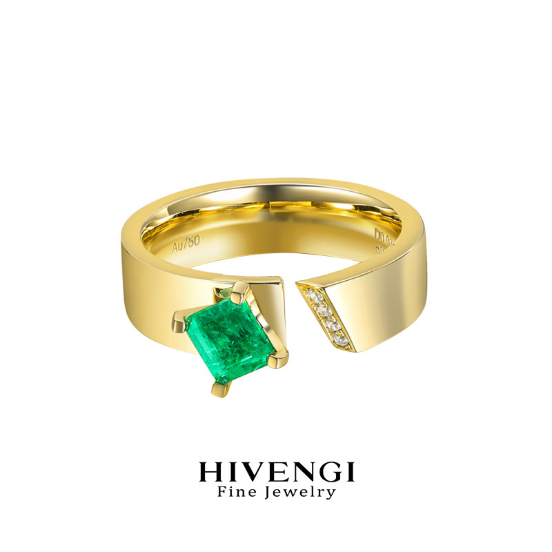 VVG emerald ring set with natural diamonds