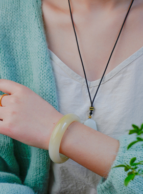 凤飞凰和田玉糖白玉收藏级手镯