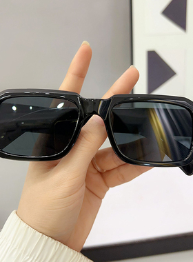 复古太阳镜2025新款海边墨镜女防紫外线高级感夏黑色眼镜大脸显瘦