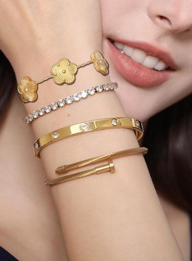 女人时尚五叶花手链镶钻手镯套装