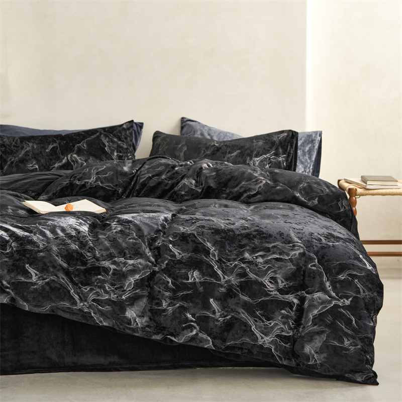 高级黑色天鹅绒四件套 撸猫感柔软牛奶绒被套床单1.8床笠冬季保暖