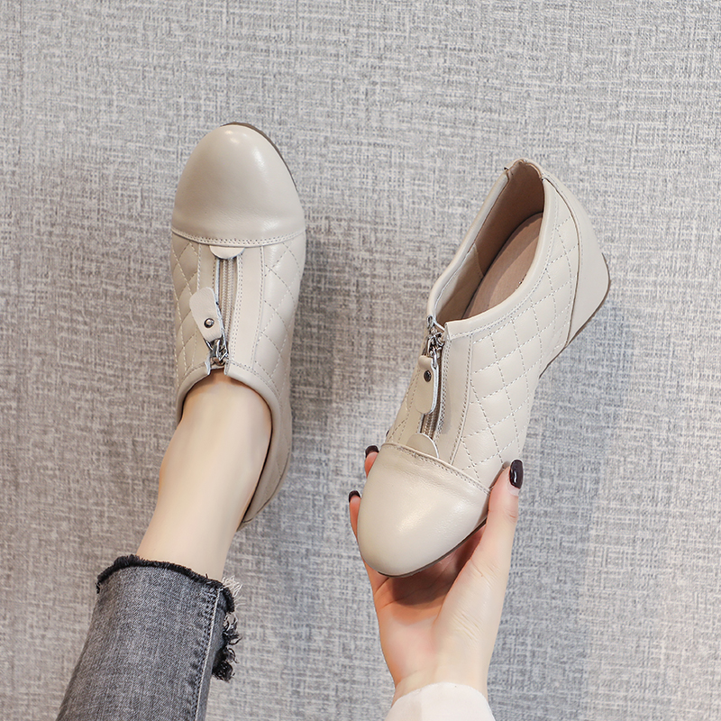 内增高女鞋一脚蹬新款休闲皮鞋软皮旅游鞋春秋真皮深口坡跟单鞋女 - 图1