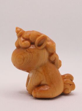 崖柏木雕独角兽生肖马摆件手把件雕刻动物造型工艺品家居装饰品