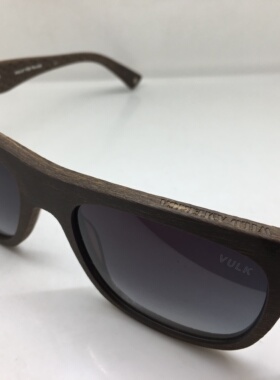 VULK EYEWEAR WILD AMERICA 深棕色仿木方形太阳镜墨镜
