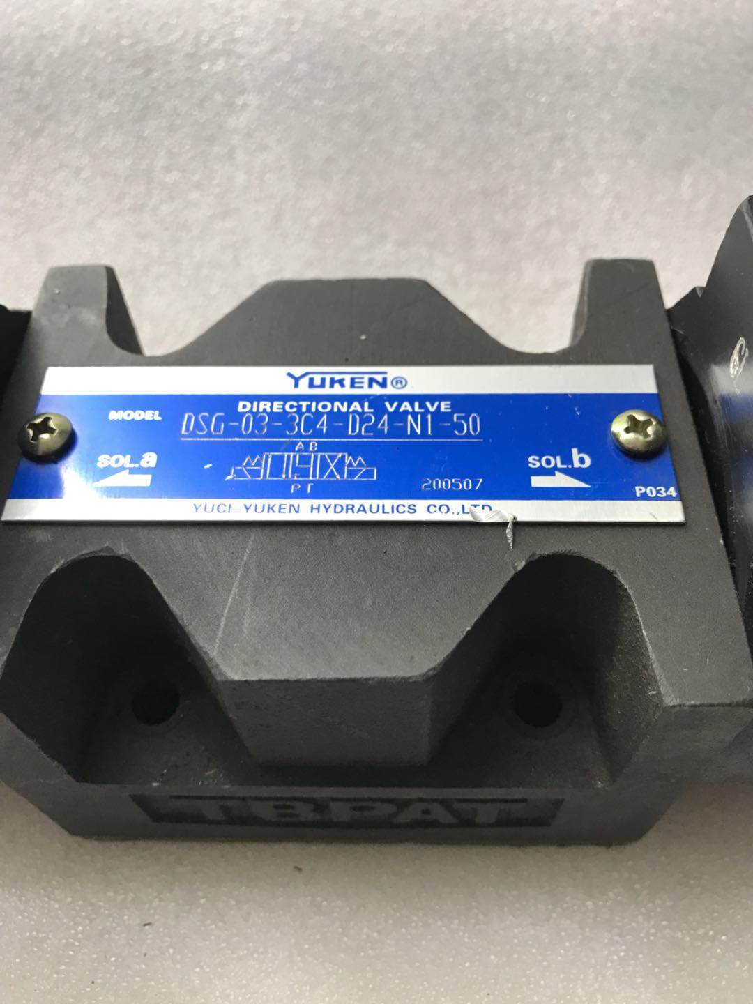 YUCI-YUKEN DIRECTIONAL VALVE DSG-03-3C4-D24-N1-50 - 图0