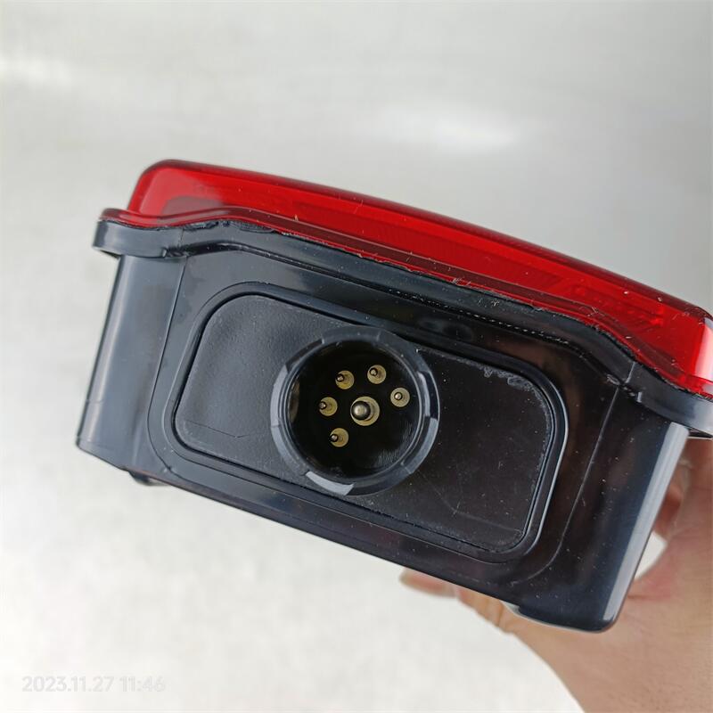 适配陕汽重卡德龙M3000S后尾灯X5000刹车灯X6000倒车灯全LED尾灯 - 图2