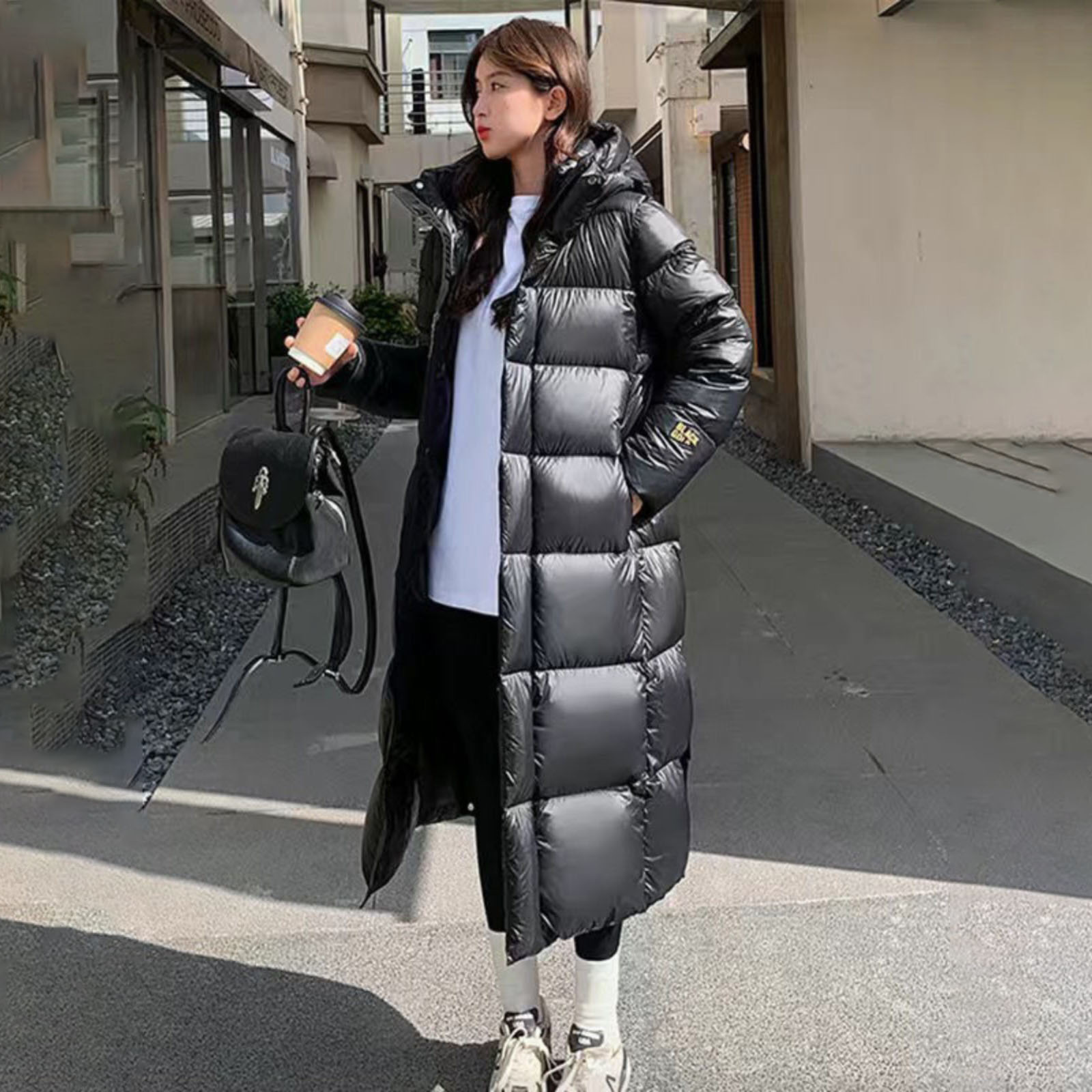 BLACKEFFECT黑金羽绒服女