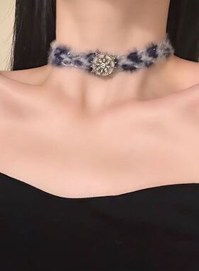 毛绒镶钻圆形太阳项链港风百搭