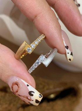 【双子星】S925纯银交错星轨拉丝戒指女复古设计尾戒独闪食指戒