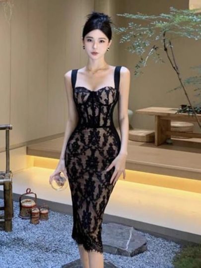 法式性感吊带连衣裙特大码女装2025新蕾丝拼接无袖修身气质中长裙