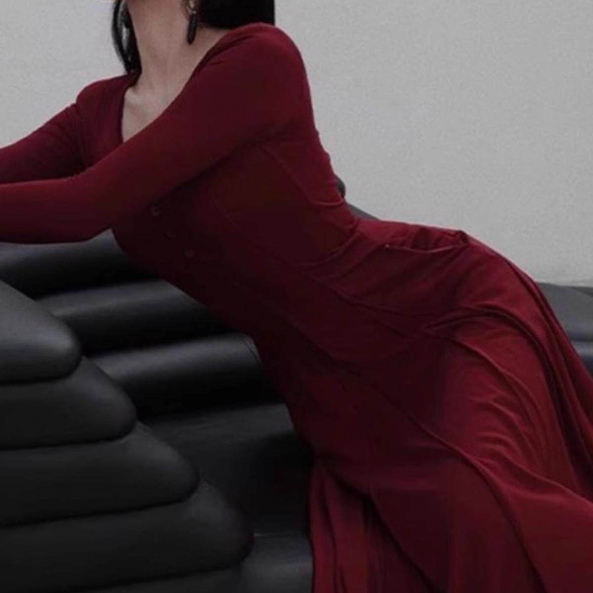 性感v领红色长袖大码连衣裙女秋冬收腰长裙纯欲风露背a字裙300斤,淘宝优惠券,粉丝福利购,淘宝优惠卷