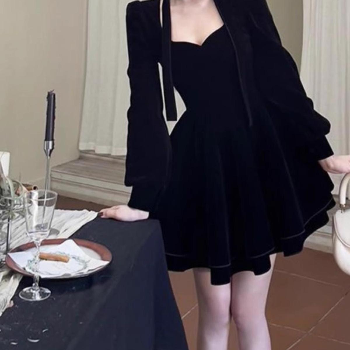 胖MM法式黑色丝绒连衣裙300斤加肥特大码秋冬高级气质短裙蓬蓬裙 - 图0
