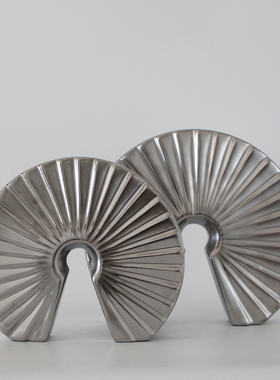 扇形新中式风会所书柜软装饰品