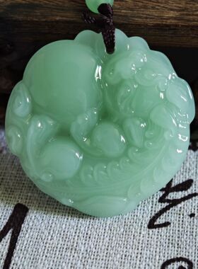 招财有求必应白玉抱球皮丘仿和田玉貔貅吊坠毛衣链厂家货源