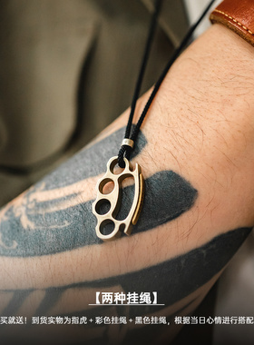 马登工装复古拳击指虎项链