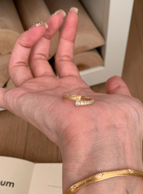 简约小众拉丝微镶锆石戒指