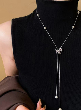 轻奢蝴蝶珍珠吊坠长款项链