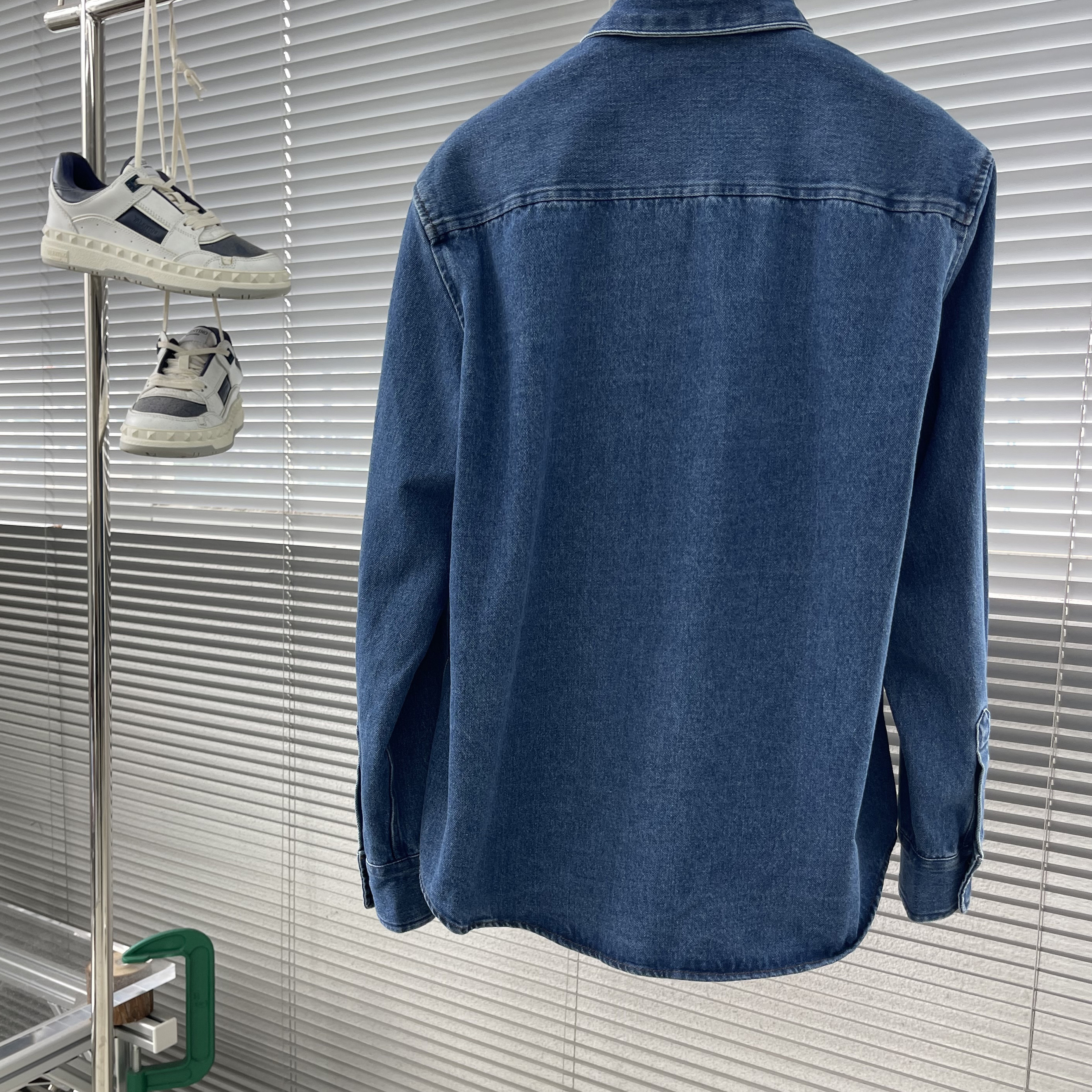 2025新款爱心刺绣牛仔衬衫外套男女同款 - 图3