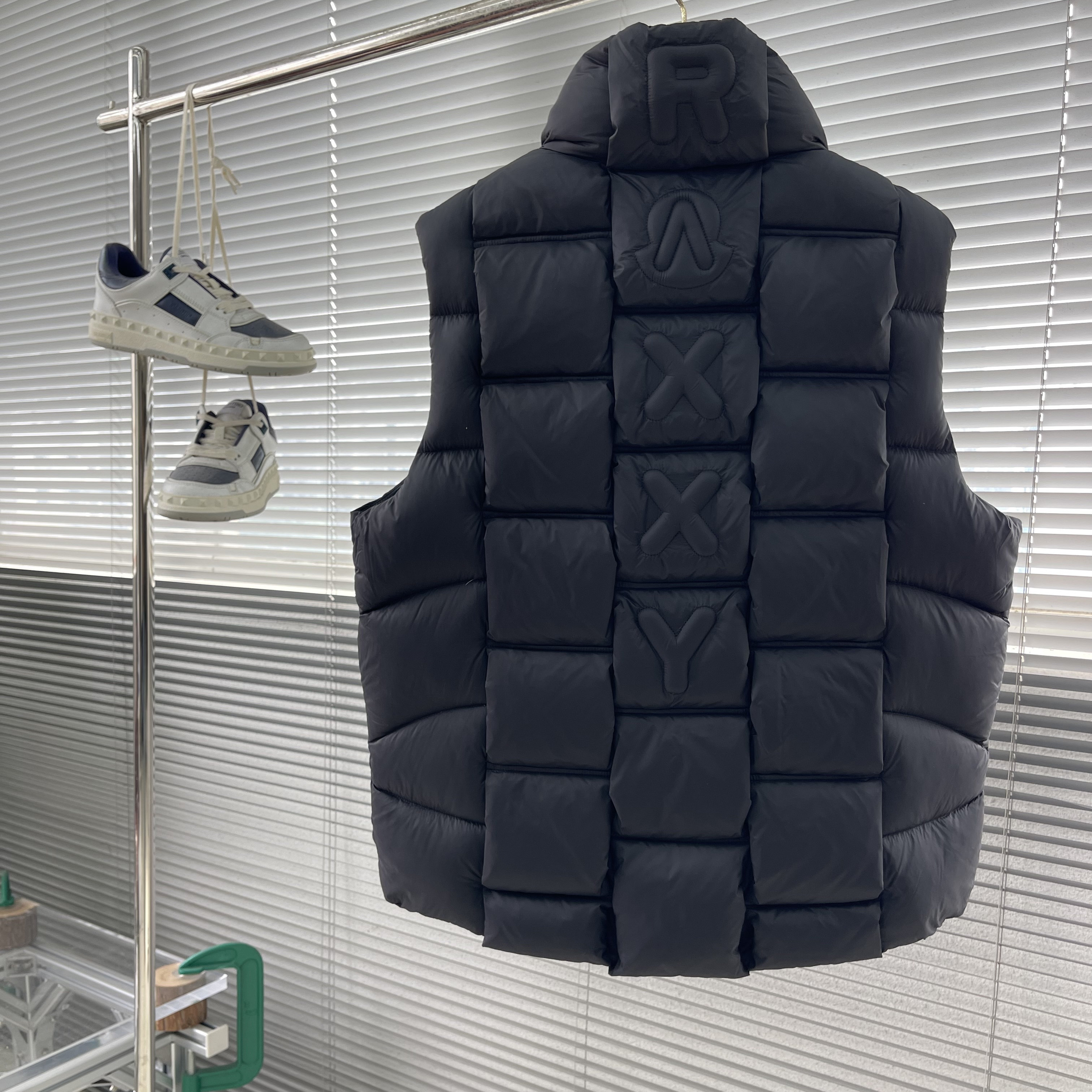 2025秋冬新款90白鸭绒立领羽绒马甲男女外套,淘宝优惠券,粉丝福利购,淘宝优惠卷