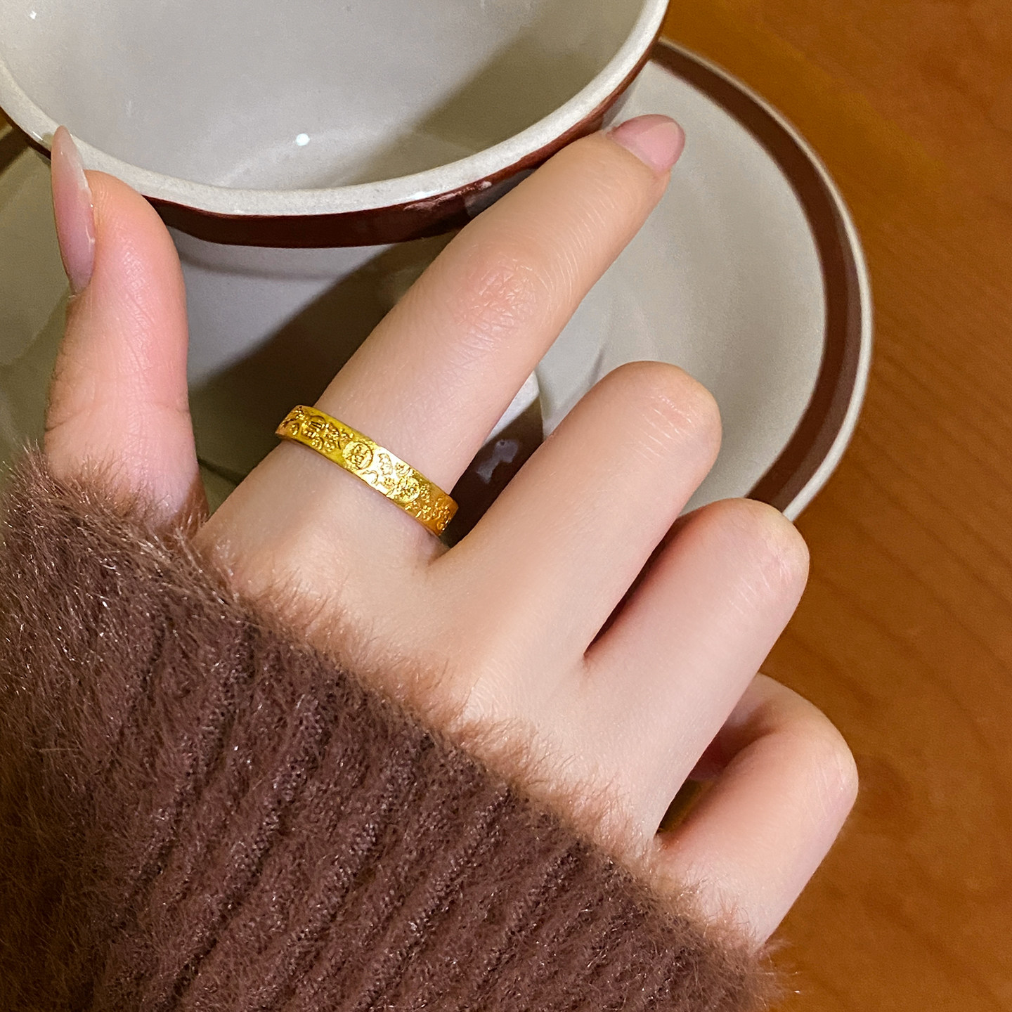 The ancient sand gold smooths the heart and opens the mouth with a sense of high-end