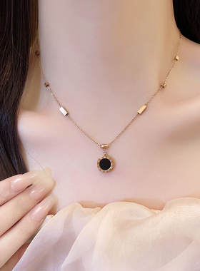 双面钛钢圆形吊坠项链高级感颈链