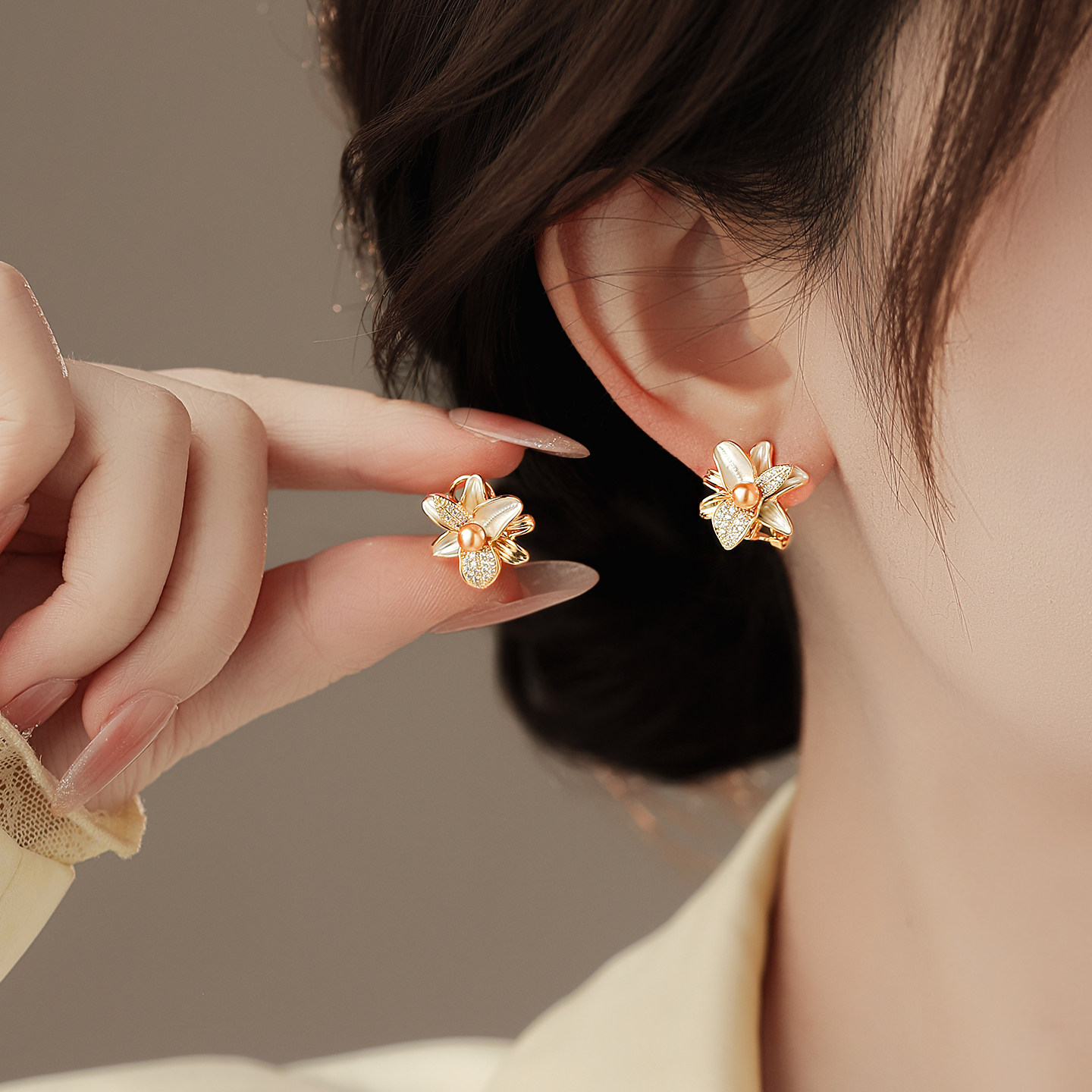 金色微镶花朵珍珠耳环女轻奢高级感耳钉适合冬天的耳饰品漂亮独特,淘宝优惠券,粉丝福利购,淘宝优惠卷