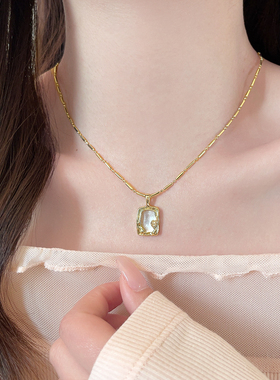 金色几何母贝吊坠项链锁骨链轻奢