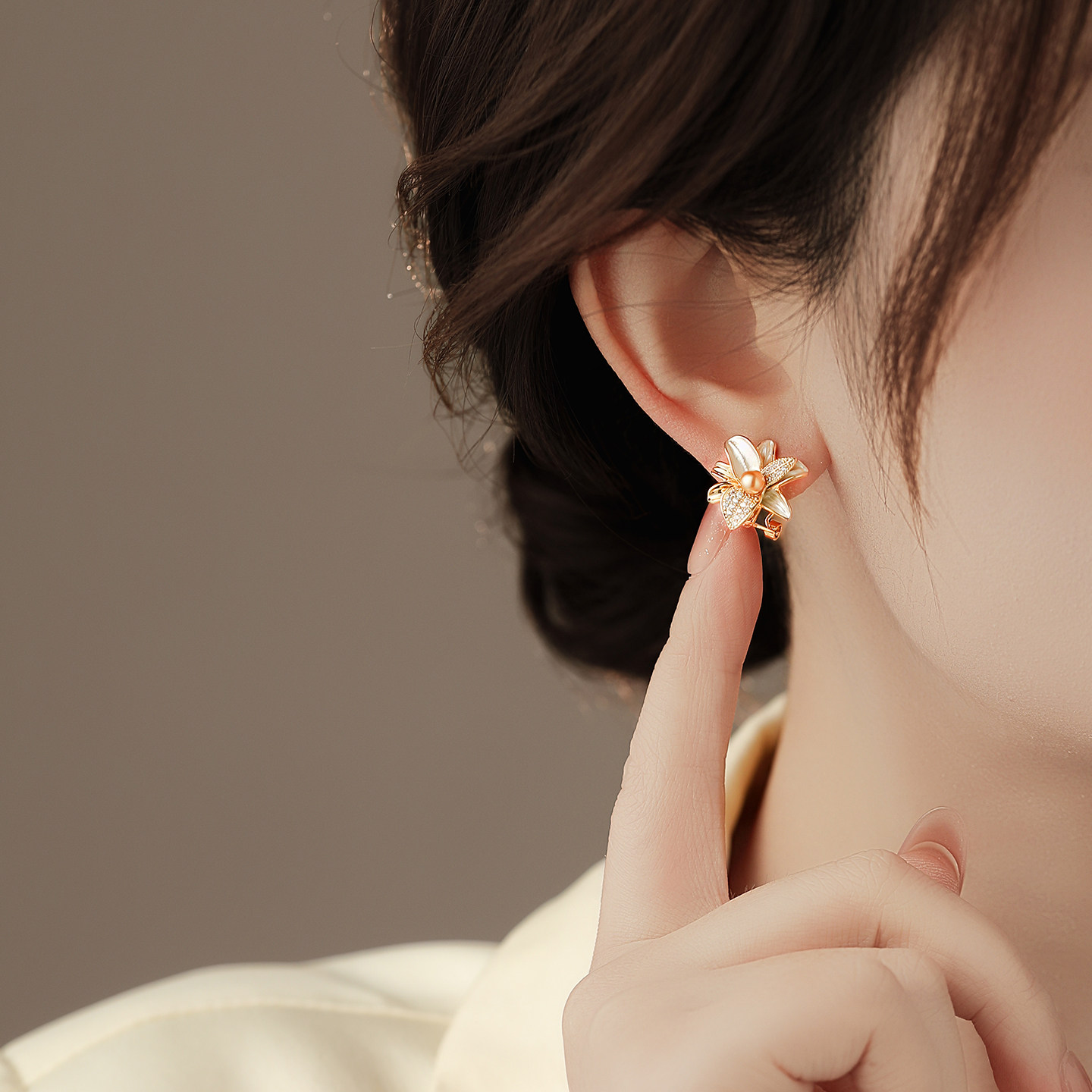 金色微镶花朵珍珠耳环女轻奢高级感耳钉适合冬天的耳饰品漂亮独特,淘宝优惠券,粉丝福利购,淘宝优惠卷
