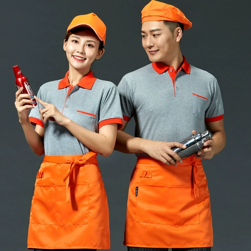 Отец -официант, рабочая одежда короткая -Ресторан