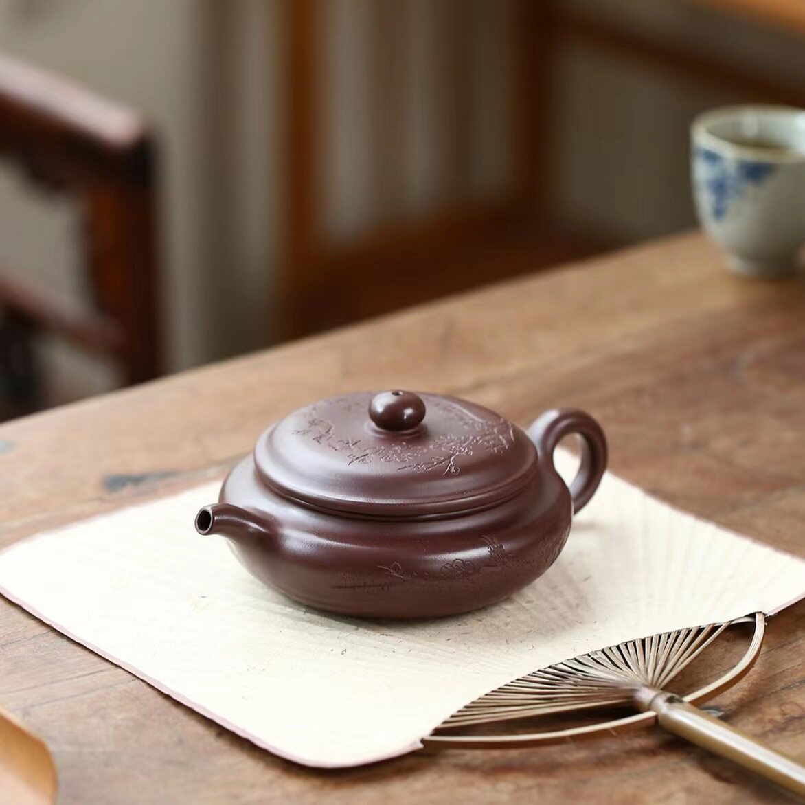 Authentic Yixing purple sand pot original ore stale purple vermilion mud plum blossom flat belly pot household kung fu teapot tea set gift