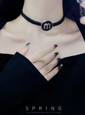 复古设计感皮革编织黑色圆牌