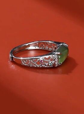 民族风马鞍橄榄绿蛋面戒指女中式