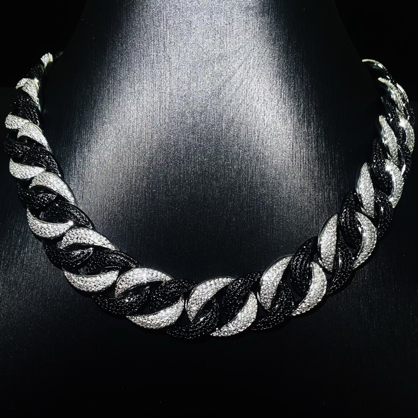 Mr.Blingggggg European and American hip-hop jewelry Travis Scott's same 18mm black and white Cuban necklace