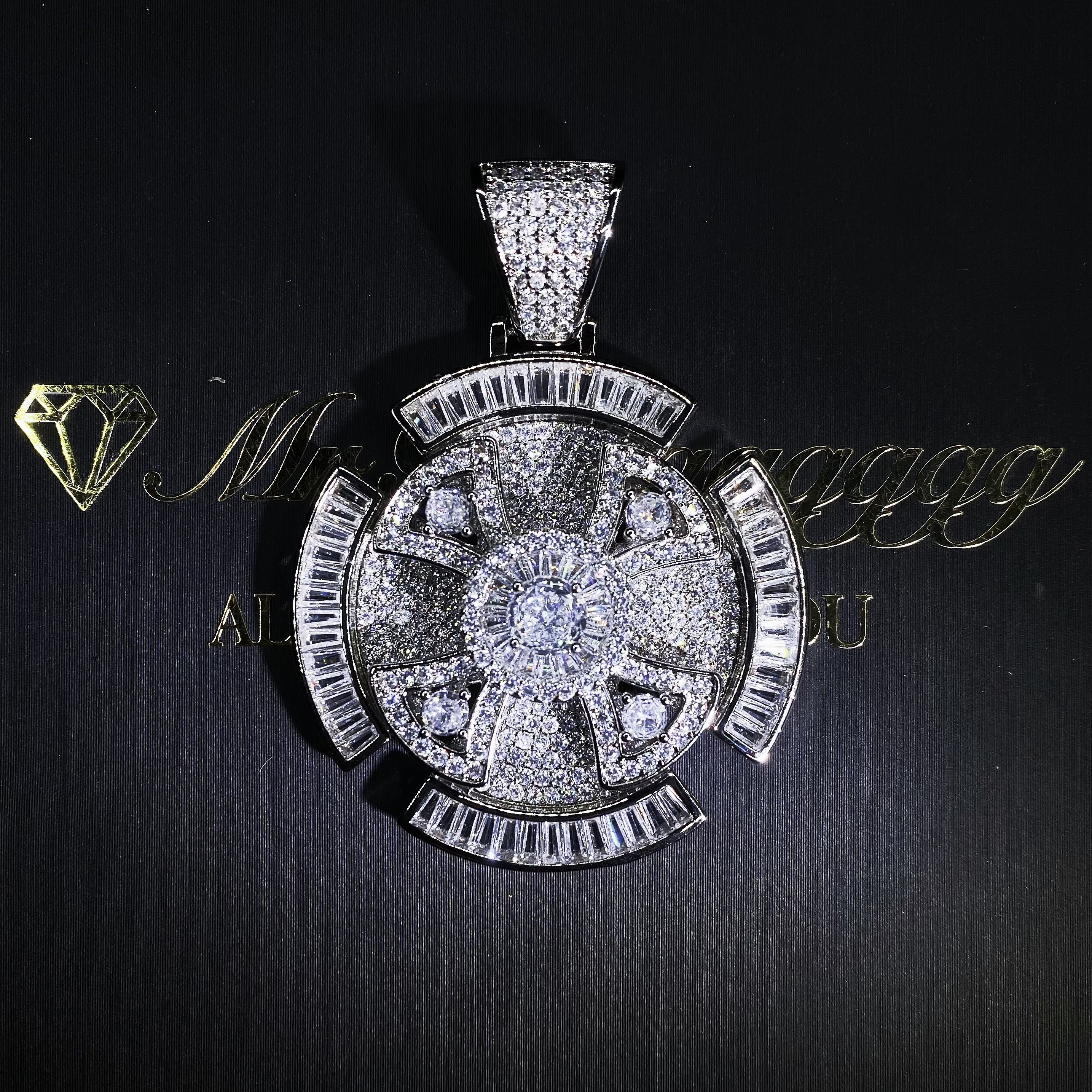Mr.Blingggggg European and American hip-hop jewelry full diamond rotatable mixed inlaid step-square diamond disc pendant