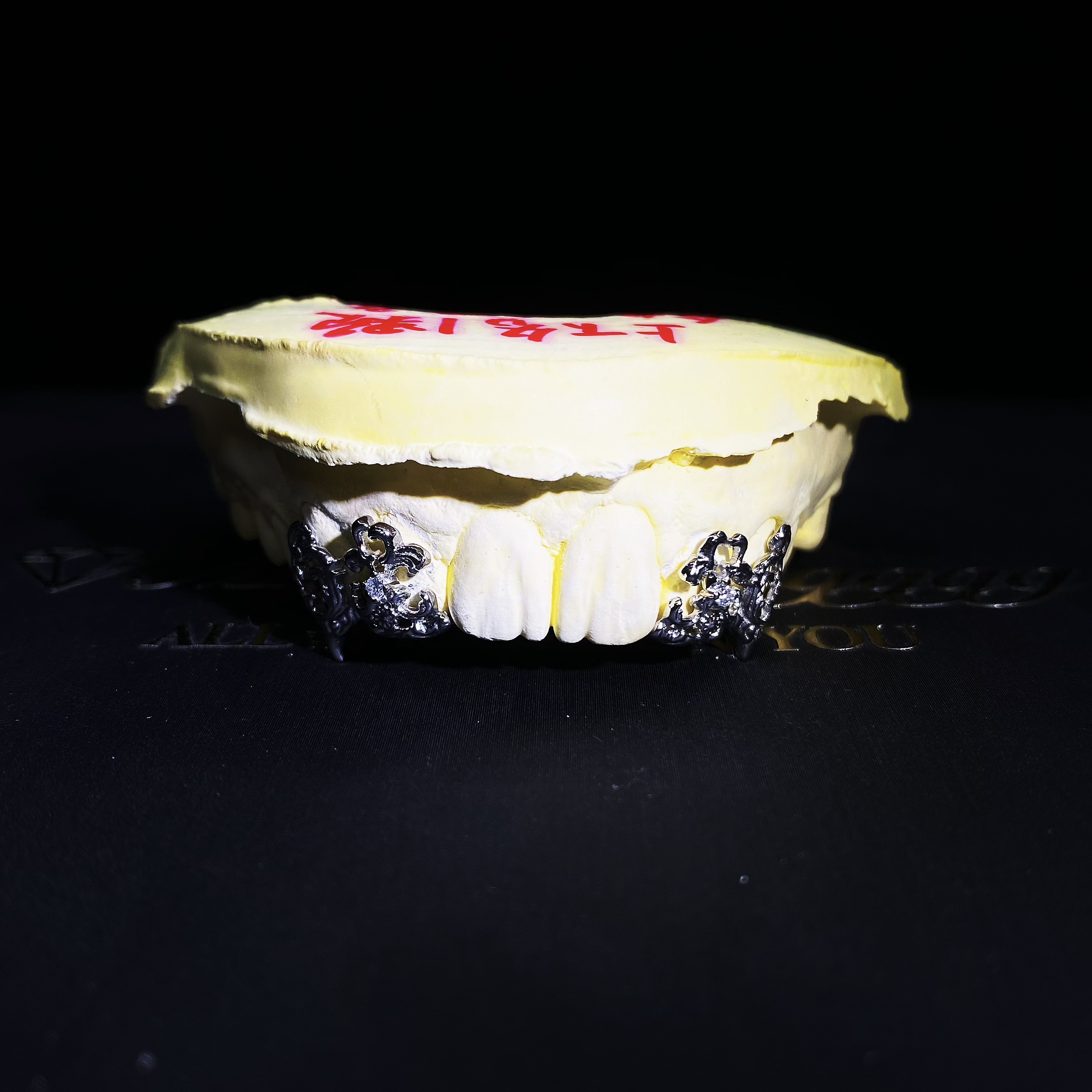 Mr.Blingggggg European and American hip-hop jewelry Customized Vampire Moissanite Pattern Tiger Tooth Grillz