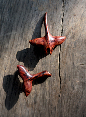 原创鱼尾蝠鲼紫檀木男女情侣吊坠