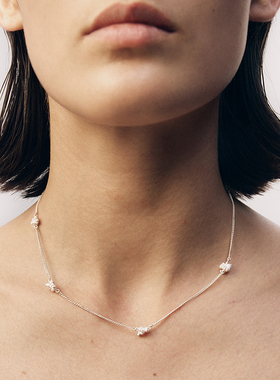 moi iom小众原创设计925银奶油白色多颗花结锁骨链项链