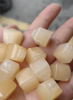 天然黄龙玉称心如意吊坠