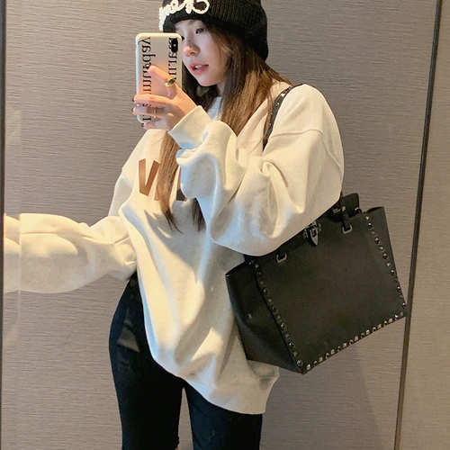 Вместительная и большая сумка через плечо