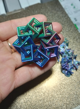 3d打印联锁立方体指尖解压玩具