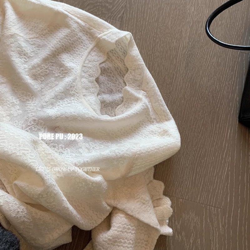 北国佳人半高领钩花法式蕾丝叠穿内搭打底衫女春新款长袖镂空上衣,淘宝优惠券,粉丝福利购,淘宝优惠卷